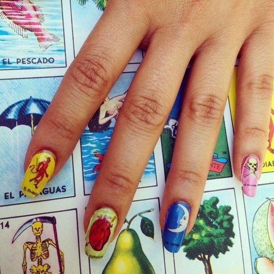 Uñas con lotería mexicana ;20 Ideas para darle a tus uñas un estilo mexicano y lleno de color