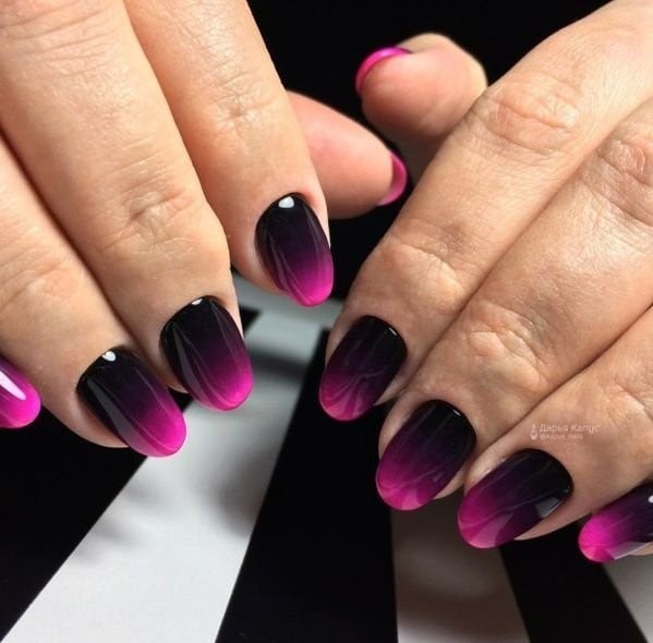 uñas de negro a rosado