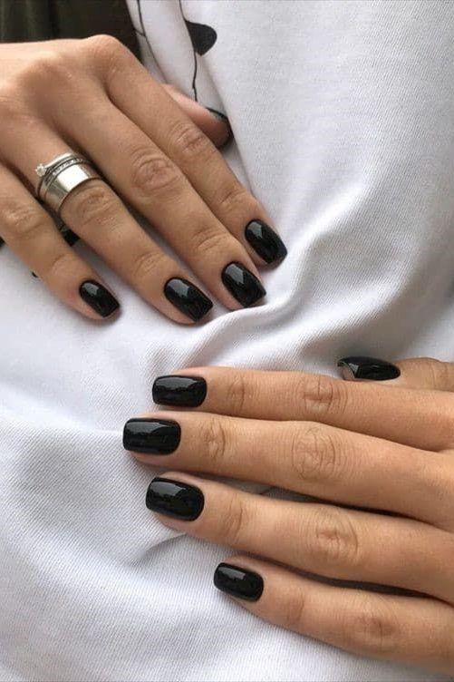 17 Short Gel Nail Ideas for Winter 2023-2024