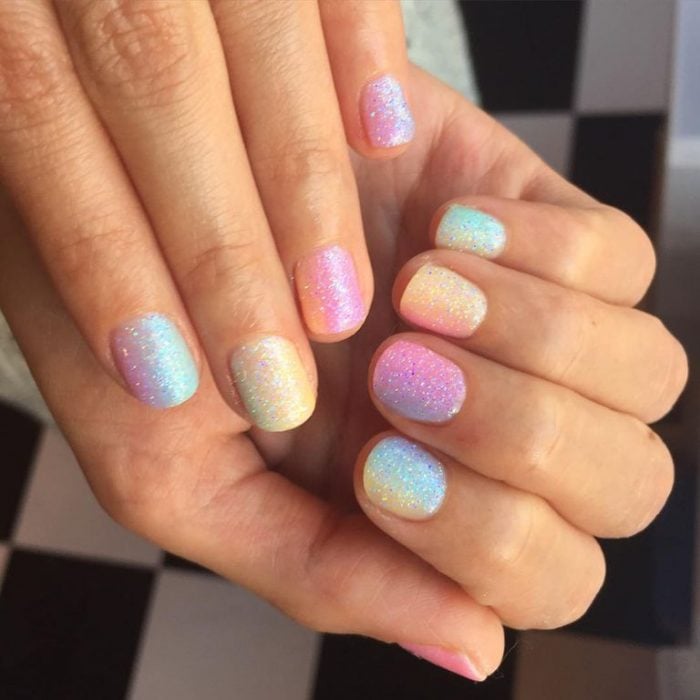 ombre de unicornio uñas colores pastel