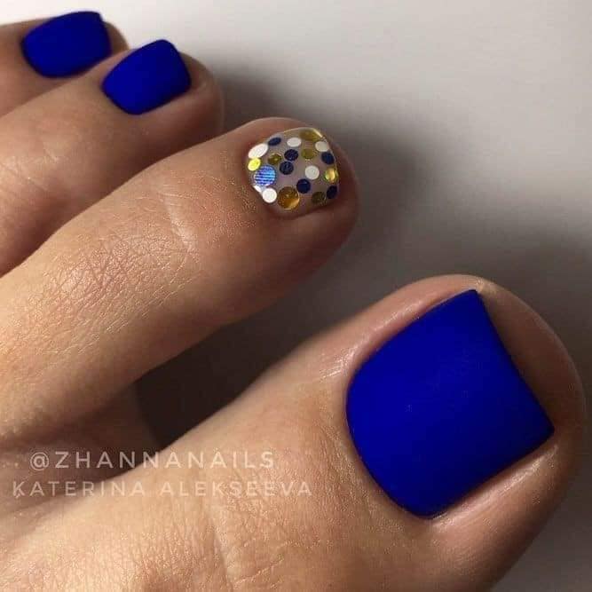 6 Decoracion de Unas de Pies Azul Luzo y una con strass redondo de brillos