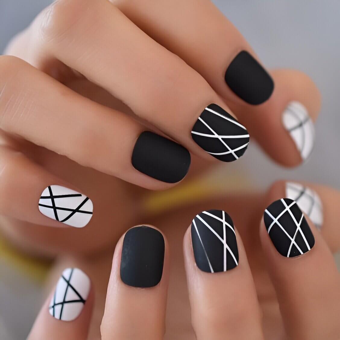 30 Black And White Nails That Are A Huge Hit Right Now - 223