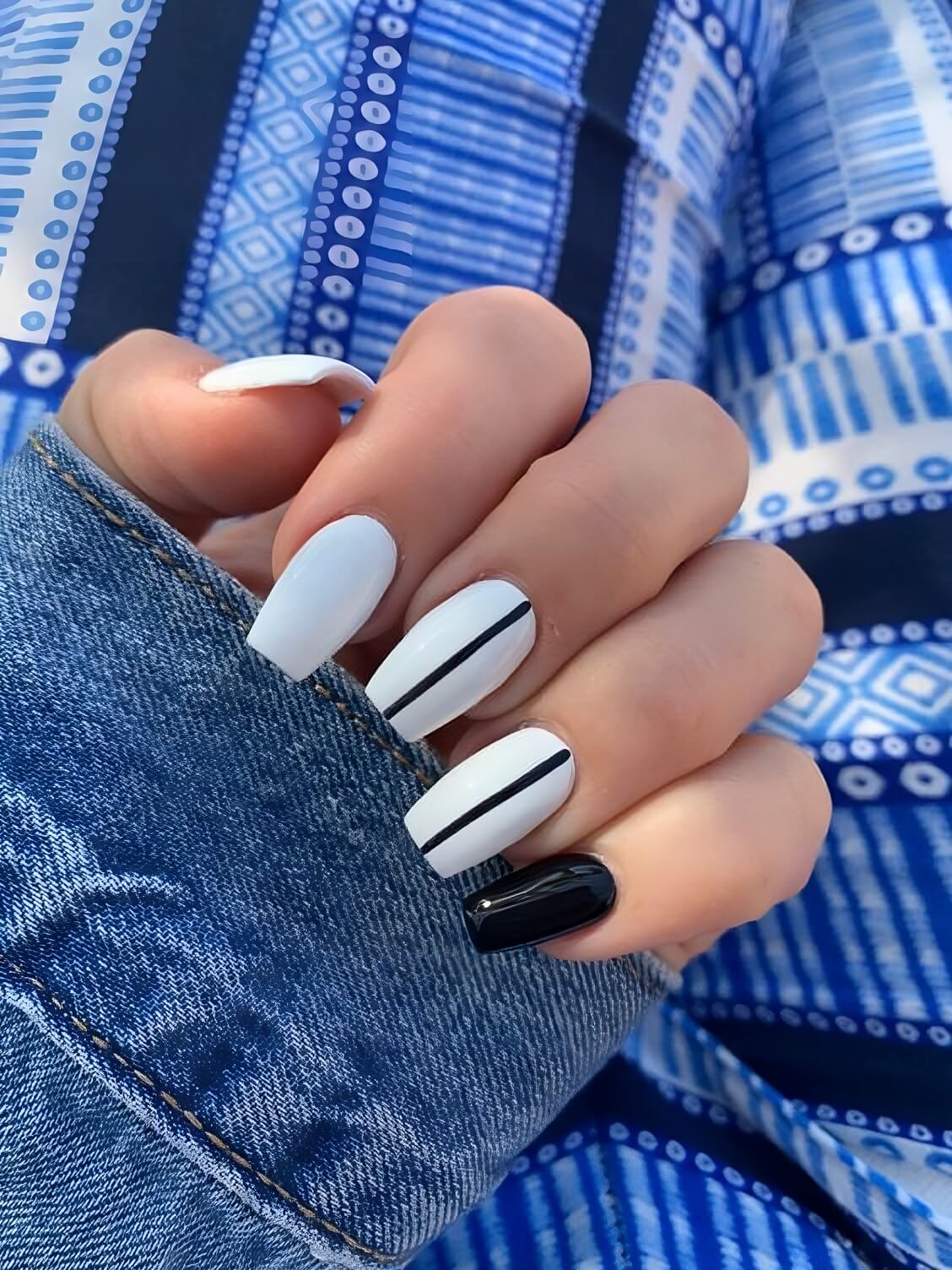 30 Black And White Nails That Are A Huge Hit Right Now - 231