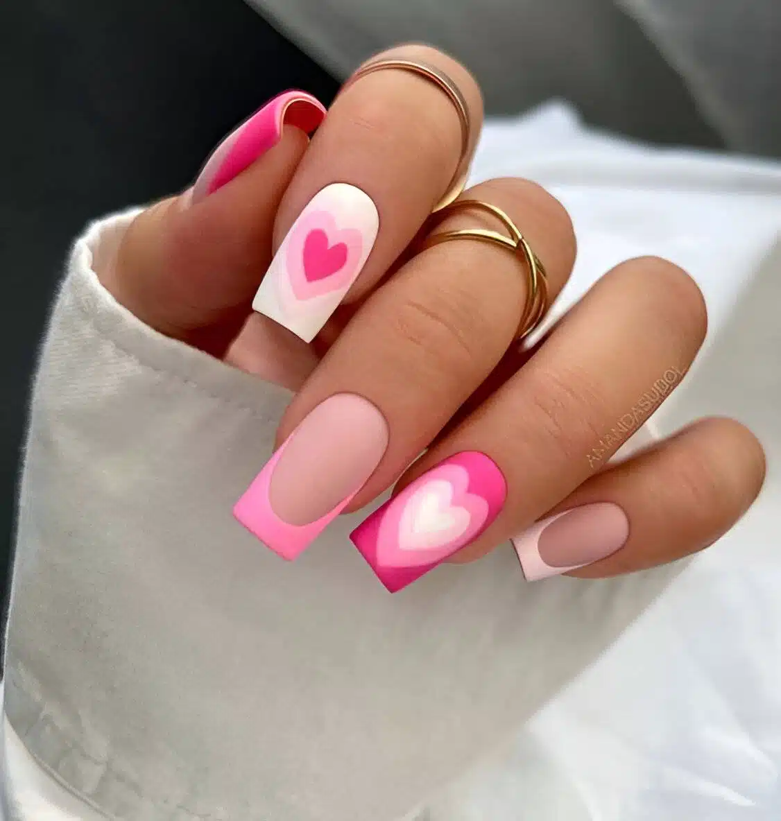 30 Hot Pink Nail Designs To Get On The Barbiecore Trend - 251