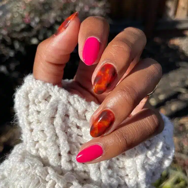 30 Hot Pink Nail Designs To Get On The Barbiecore Trend - 207