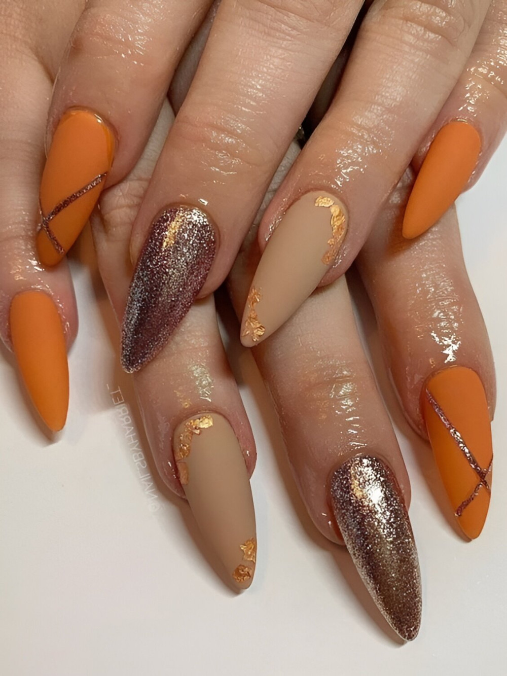 30 Stunning Burnt Orange Nails For A Gorgeous Season - 205