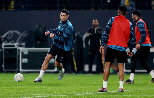 The secrets during training and rest help Ronaldo shine brightly at the age of 38 - Photo 1.