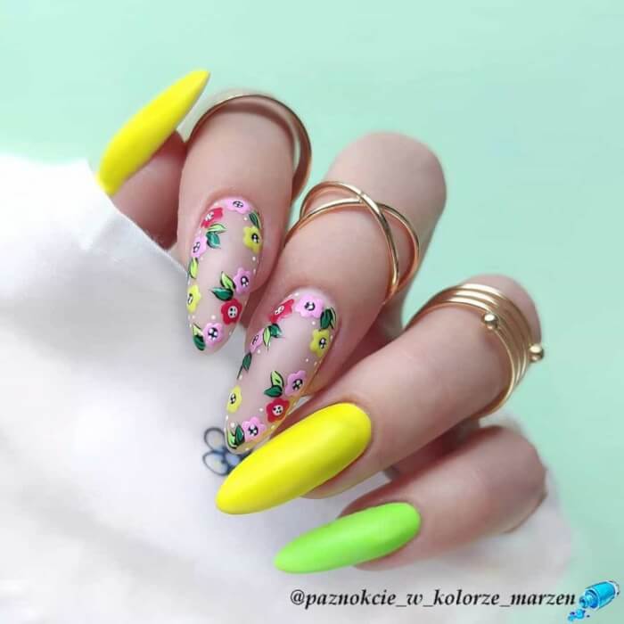 23 Dazzling Yellow Nails To Freshen Up Your Upcoming Summer Manicures - 121