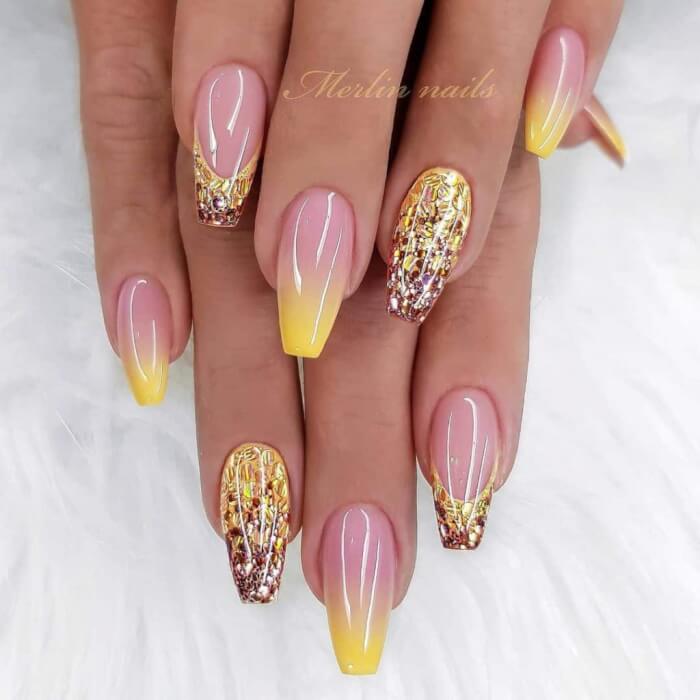 23 Dazzling Yellow Nails To Freshen Up Your Upcoming Summer Manicures - 124