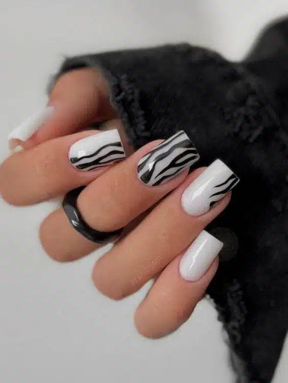 30 Effortlessly Chic Black-And-White Nail Designs So Easy To Copy - 213
