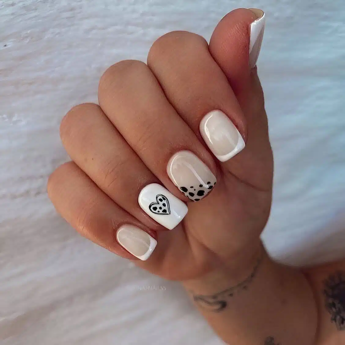 30 Effortlessly Chic Black-And-White Nail Designs So Easy To Copy - 217