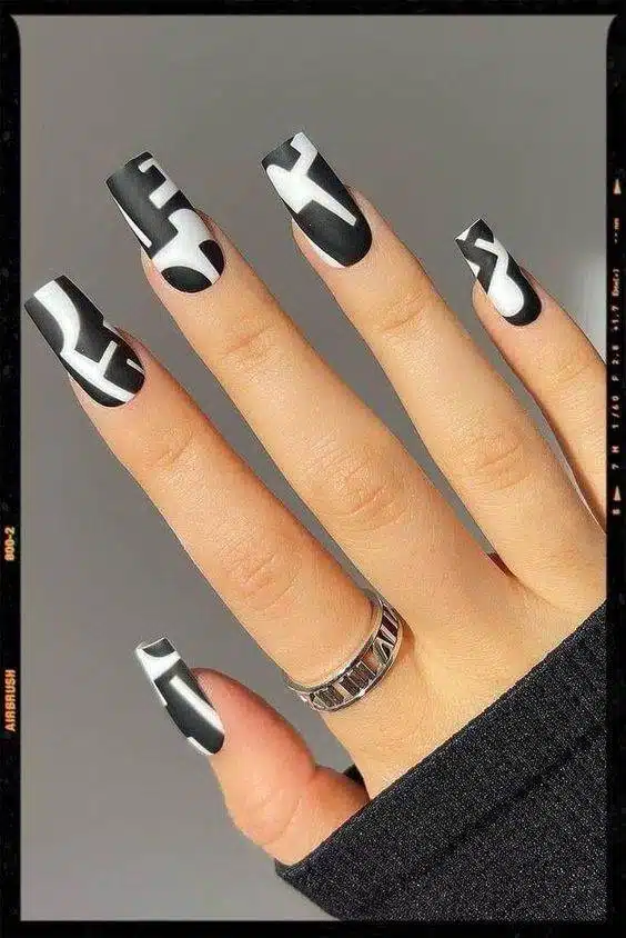 30 Effortlessly Chic Black-And-White Nail Designs So Easy To Copy - 235