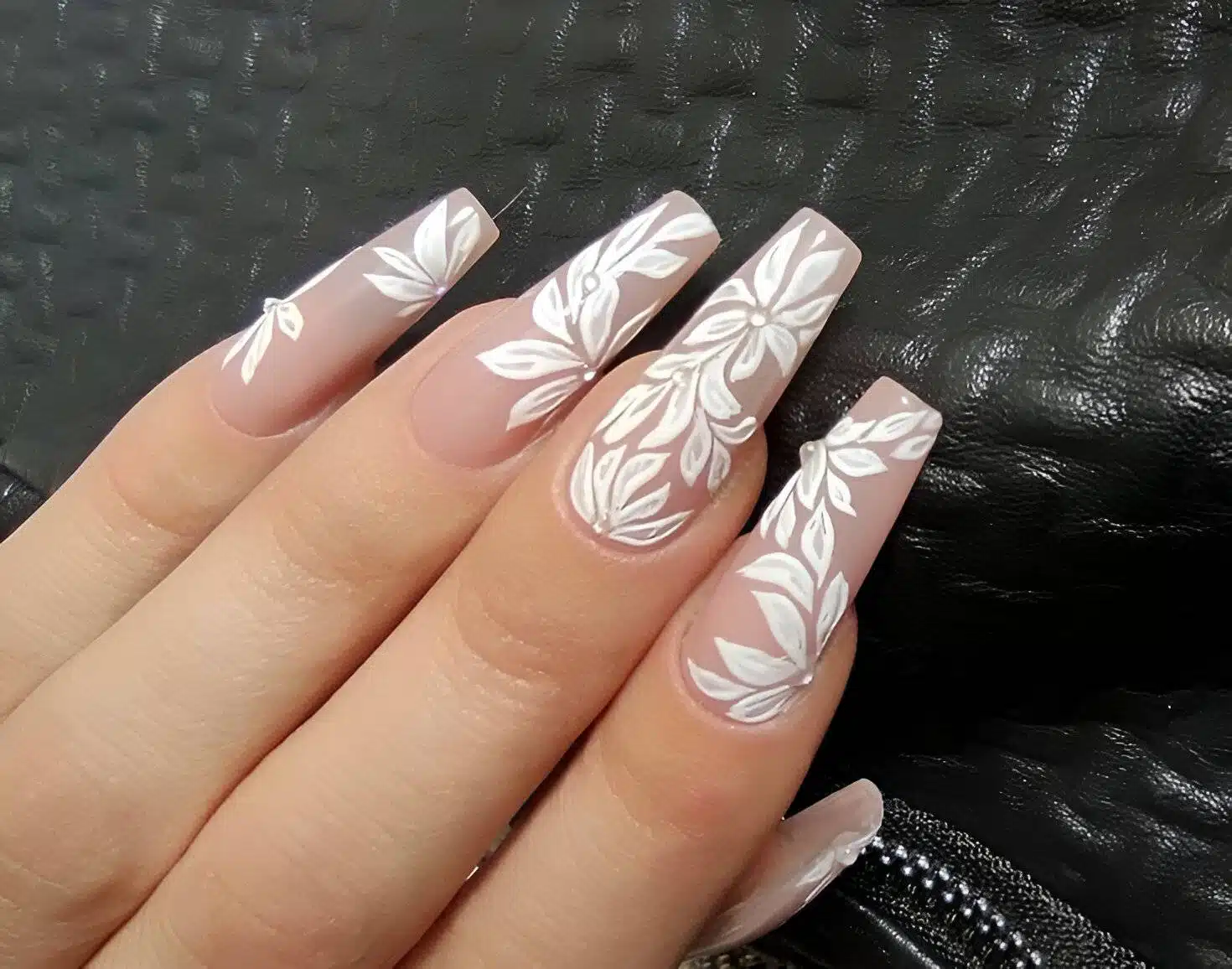 30 Elegant Flower Nail Designs Beautiful All Year Round - 211