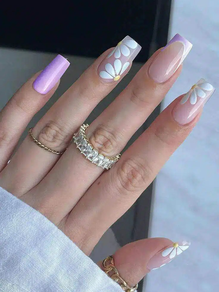 30 Elegant Flower Nail Designs Beautiful All Year Round - 227