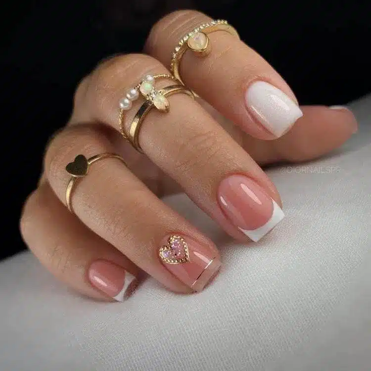 30 Graceful Short White Nail Designs For Beauty Queens - 193