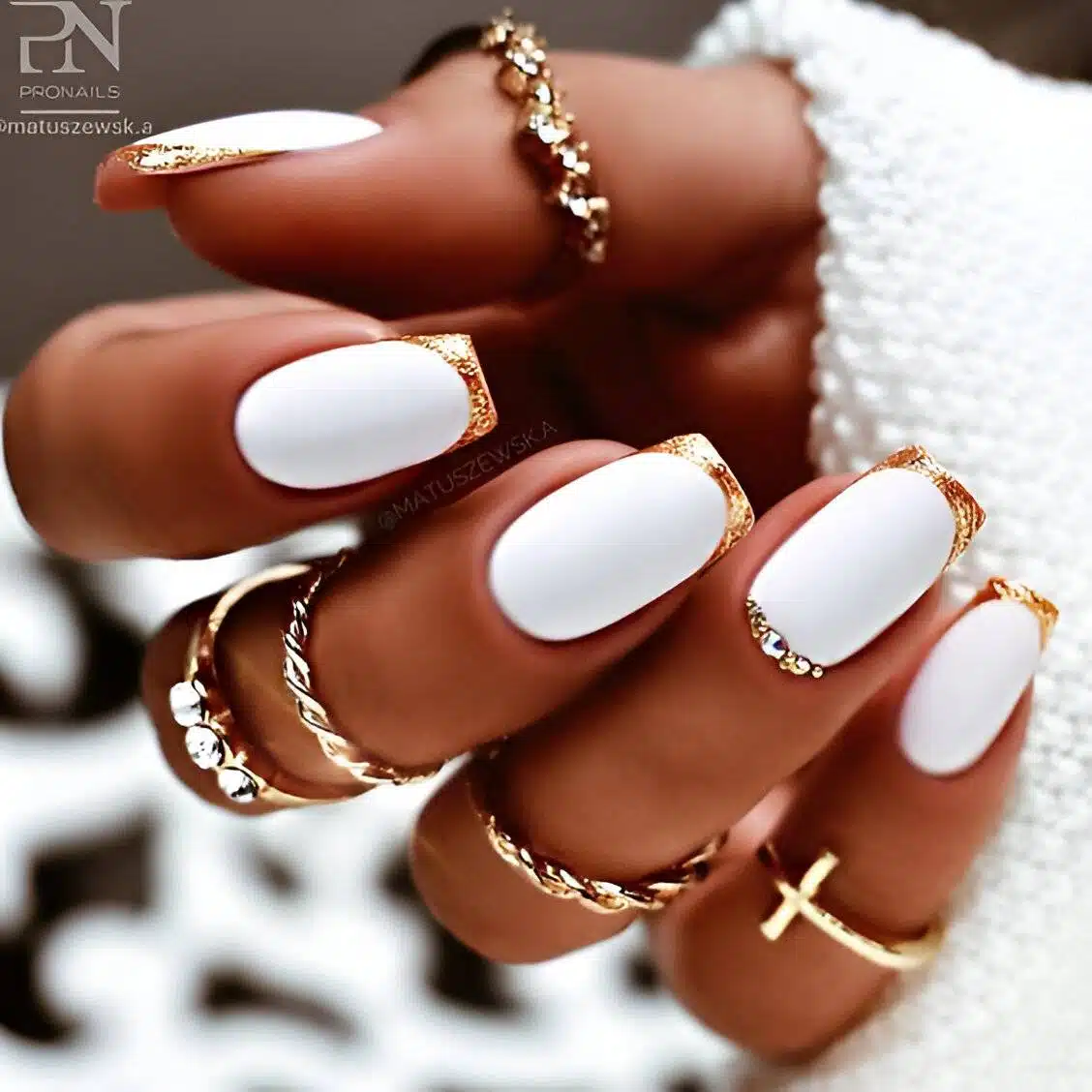 30 Graceful Short White Nail Designs For Beauty Queens - 231