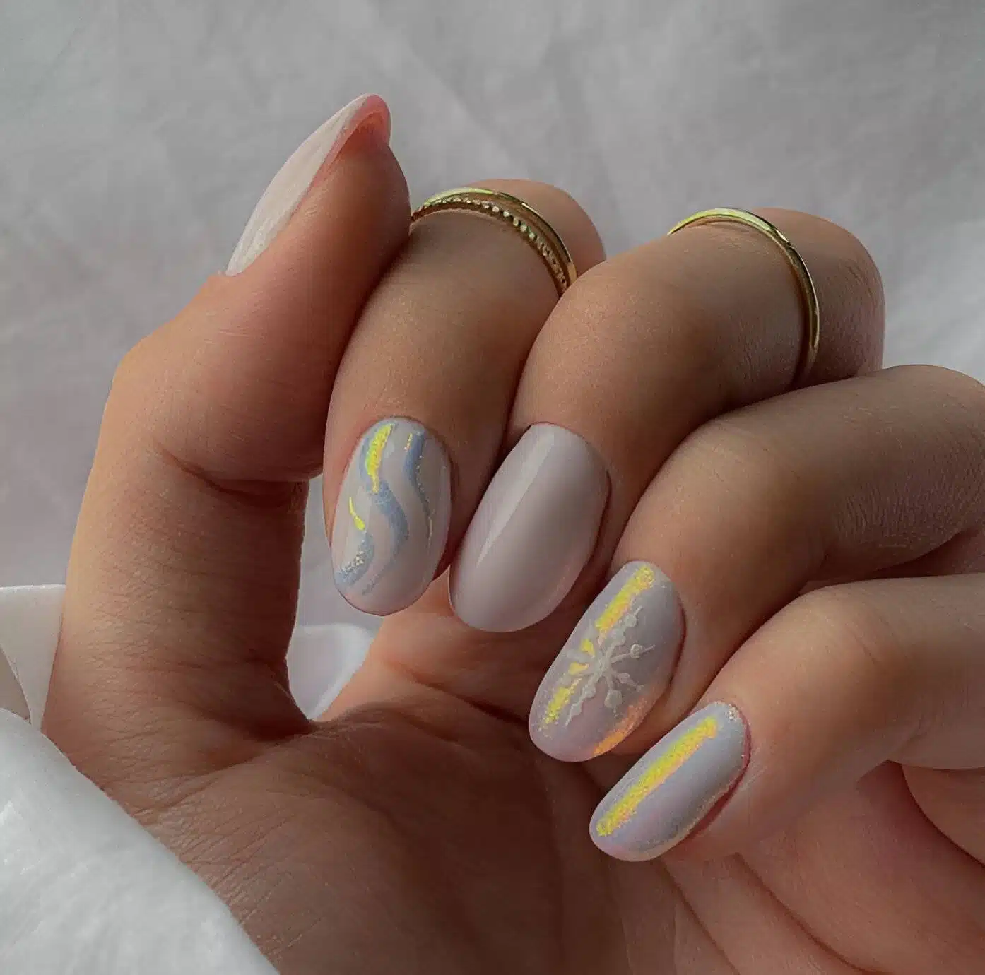 30 Graceful Short White Nail Designs For Beauty Queens - 249