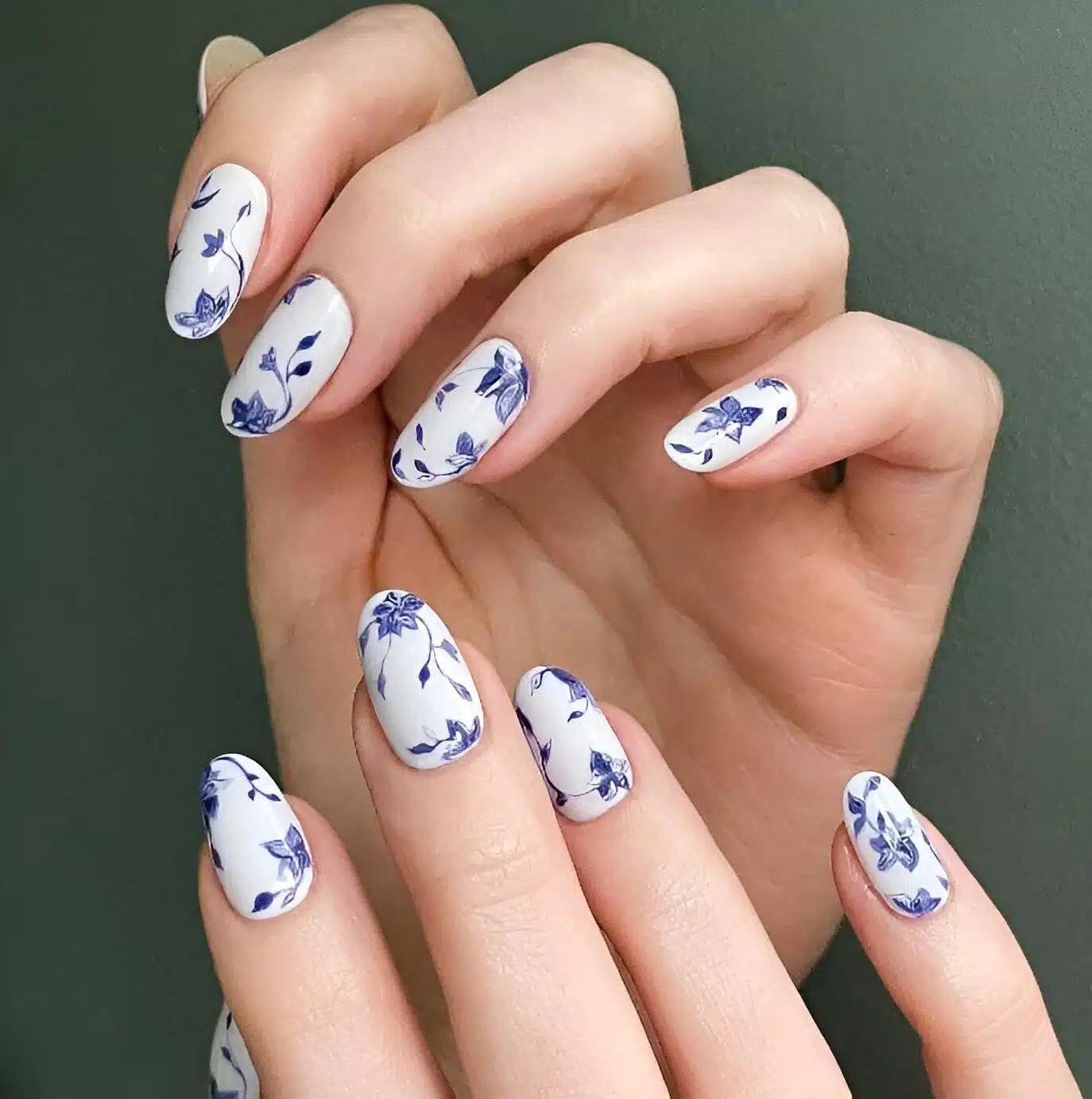 30 Graceful Short White Nail Designs For Beauty Queens - 251