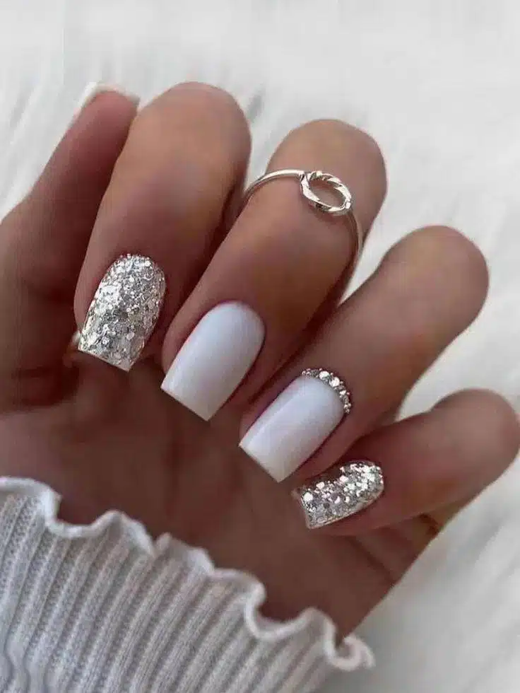 30 Graceful Short White Nail Designs For Beauty Queens - 207