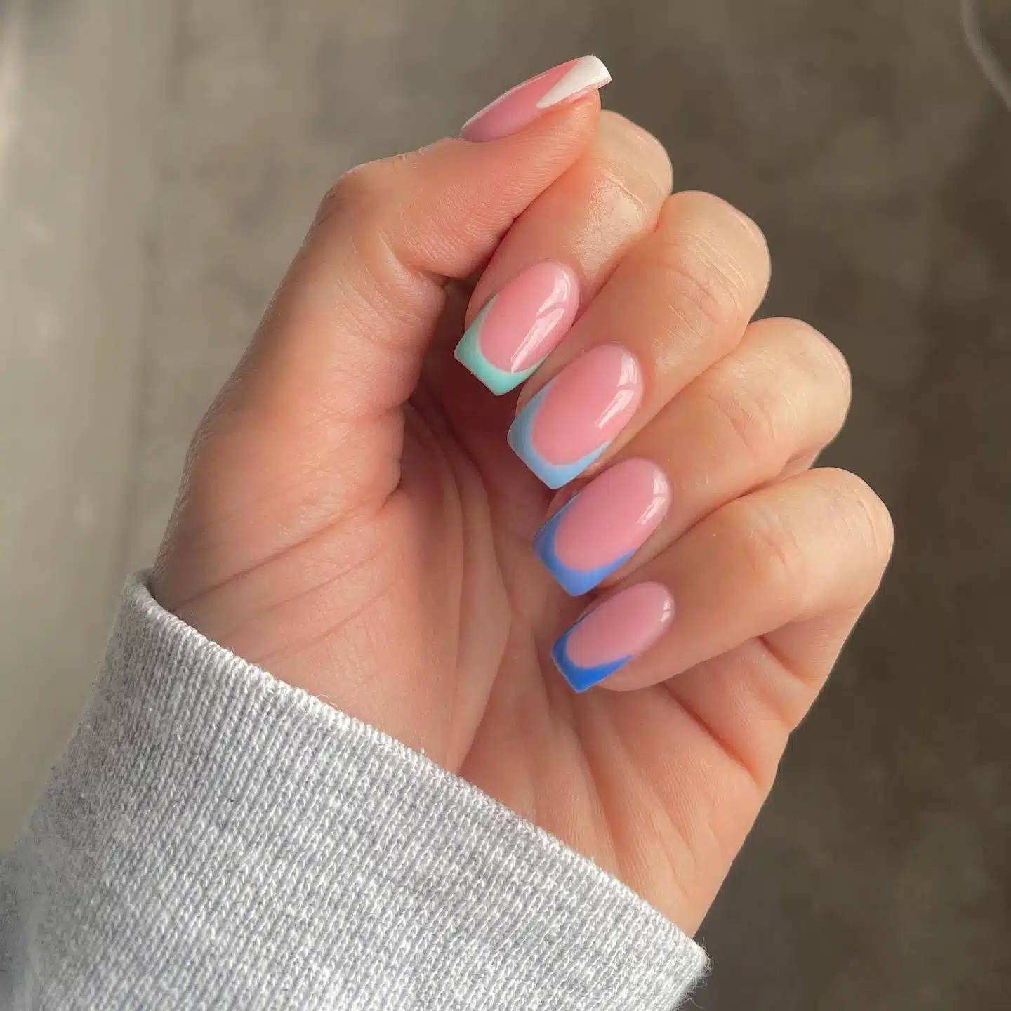 30 Simple But Gorgeous Blue Manis For The Ultimate Chic Vibe - 225