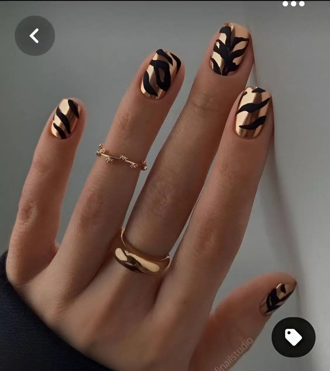 30 Stunning Gold Nails To Make You A Beauty Queen - 211