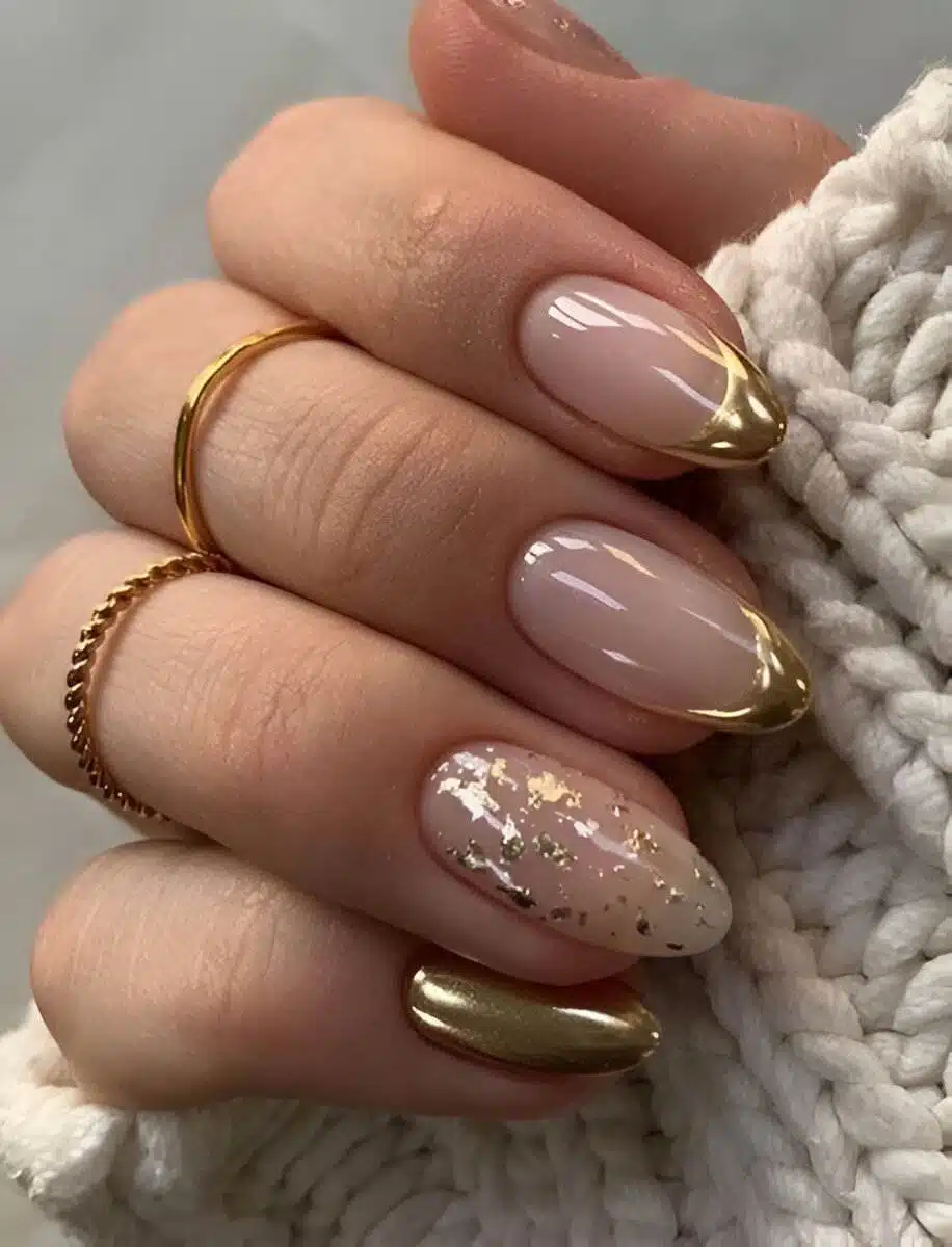 30 Stunning Gold Nails To Make You A Beauty Queen - 225