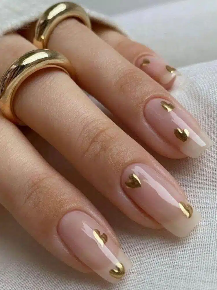 30 Stunning Gold Nails To Make You A Beauty Queen - 195