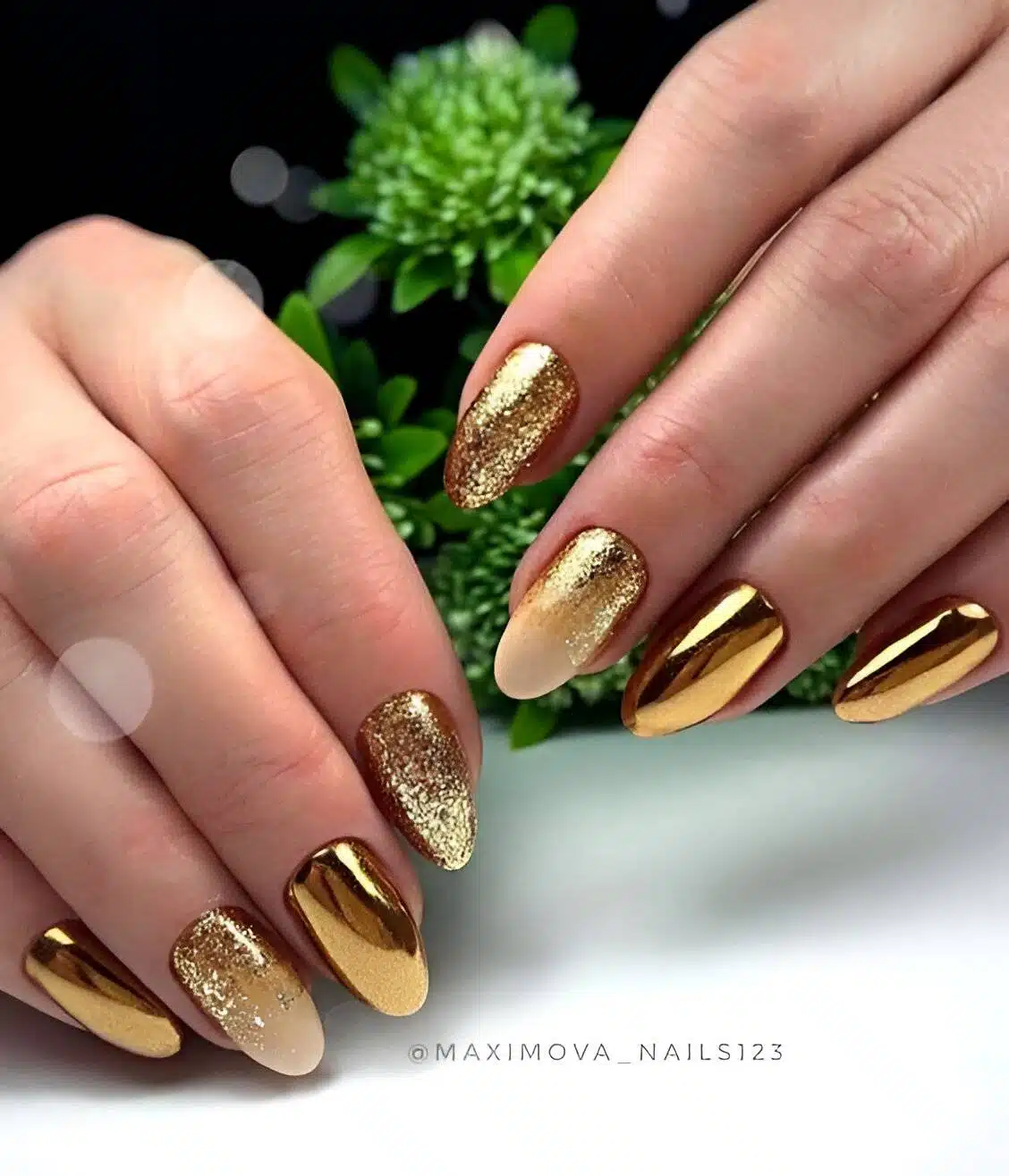 30 Stunning Gold Nails To Make You A Beauty Queen - 249