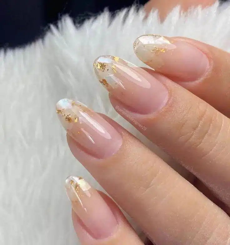 30 Stunning Gold Nails To Make You A Beauty Queen - 199