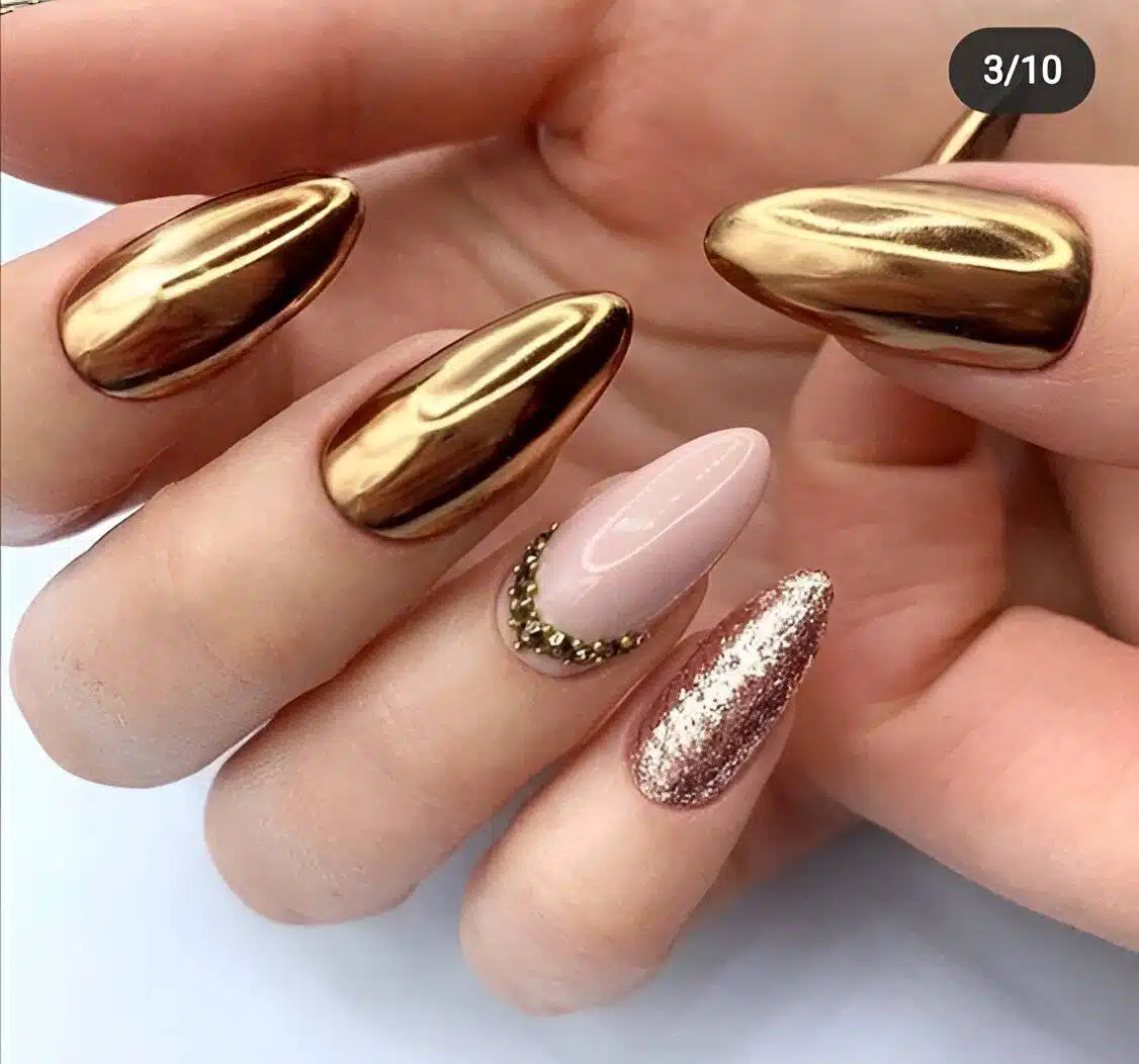 30 Stunning Gold Nails To Make You A Beauty Queen - 205