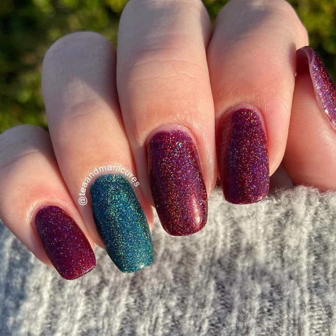 Glitter Red & Green Nails