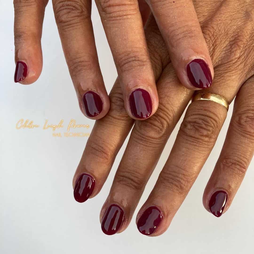 Simple & Short Burgundy Nails