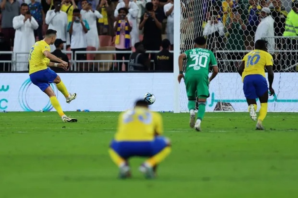 Ronaldo ghi bàn thắng thứ 50 cho Al Nassr - 3