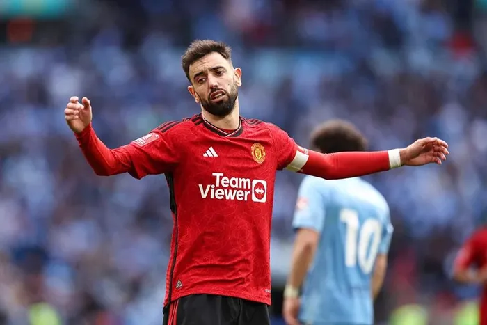  Bruno Fernandes đang là đội trưởng Manchester United. ẢNH: GETTY 