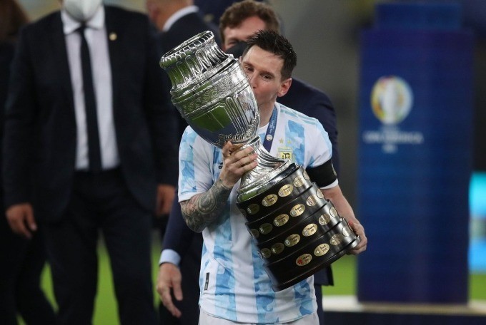 Messi cùng đội tuyển Argentina vô địch Copa America 2021 tại Brazil.