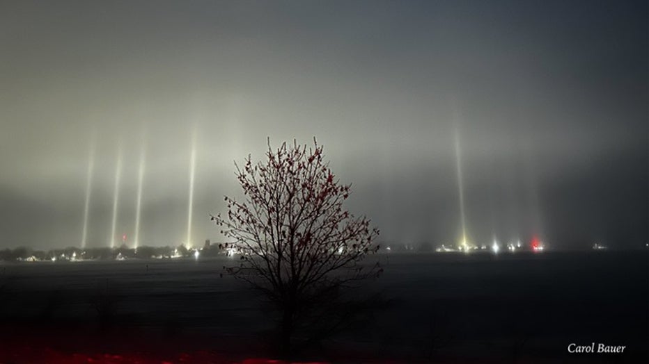 Minnesota_Light_Pillars_B_01052023.jpg