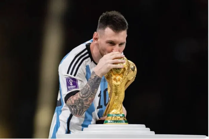  Messi vẫn muốn được cống hiến cho đội tuyển Argentina sau chức vô địch World Cup. Ảnh: GETTY 