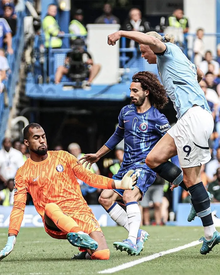 Haaland sớm 'khai hỏa' Premier League mùa này, với bàn tung lưới Chelsea ở ngay phút 18