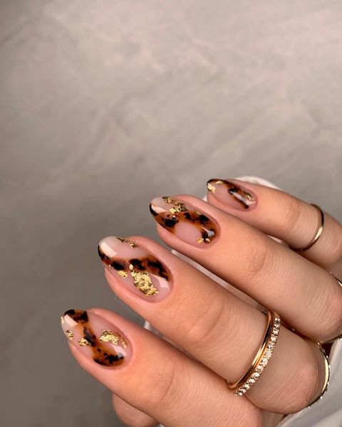 tortoise nails, tortoise nails design, tortoise nails tips, tortoise nail art, tortoise nails ideas, tortoise nails acrylic, gold nails, tortoise nails almond, almond nails