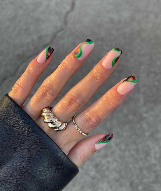 tortoise nails, tortoise nails design, tortoise nails tips, tortoise nail art, tortoise nails ideas, tortoise nails acrylic, swirl nails, swirl nails ideas, green nails, tortoise nails green