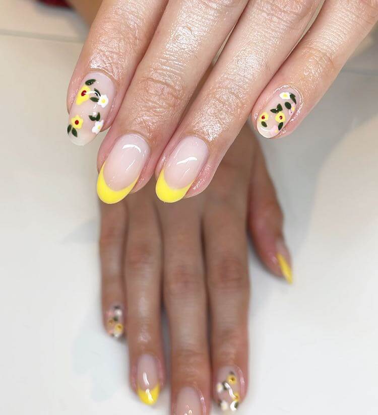 manicura en gel floral