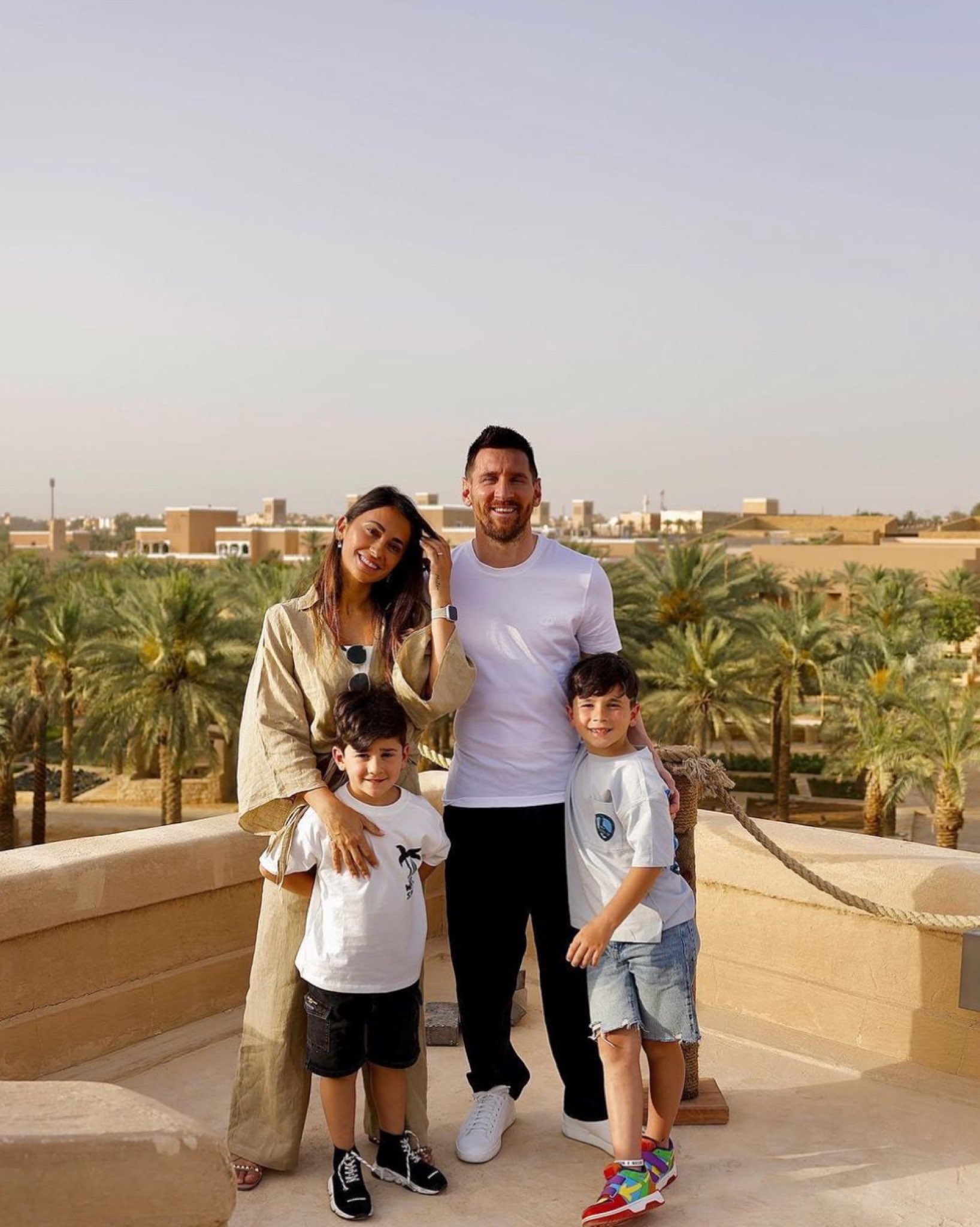 João Leitão sobre X: "Lionel Messi está actualmente de vacaciones en Marrakech con su familia. Llegaron a Marrakech esta mañana. https://t.co/W7dLBLuhIG" / X